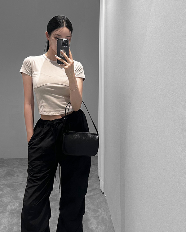  웨이브 절개 크롭 티셔츠 (*4COLOR)