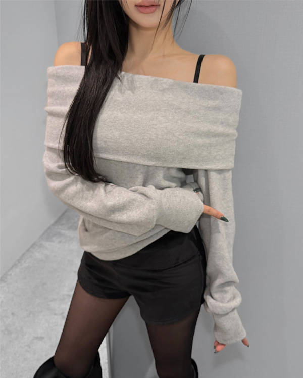 플로우 오프숄더 티셔츠